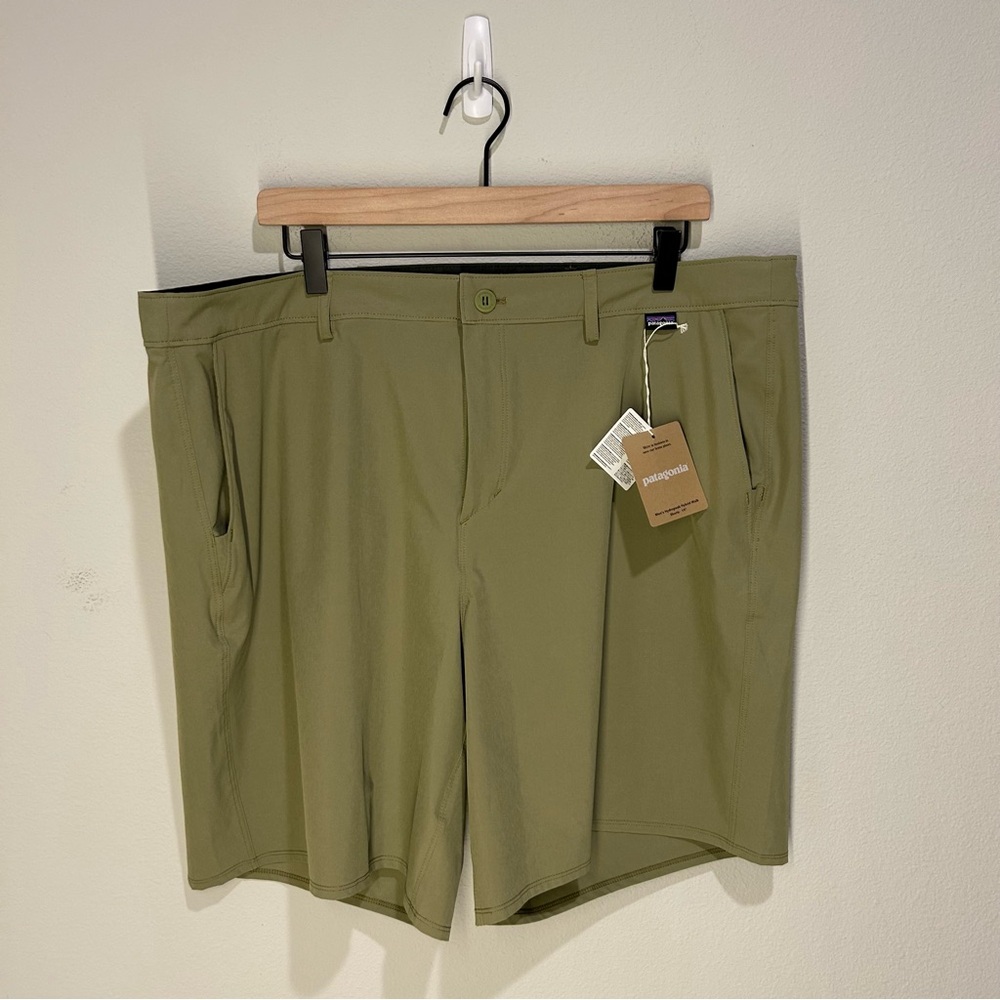 Patagonia Men’s Hydropeak Hybrid Walk Shorts 19" Buckhorn Green Size 40 NWT
